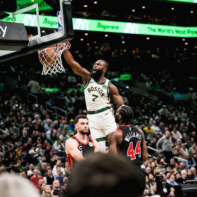 包含凯尔特人B队绝地反击意大利男篮，汉密尔顿爆发神勇的词条