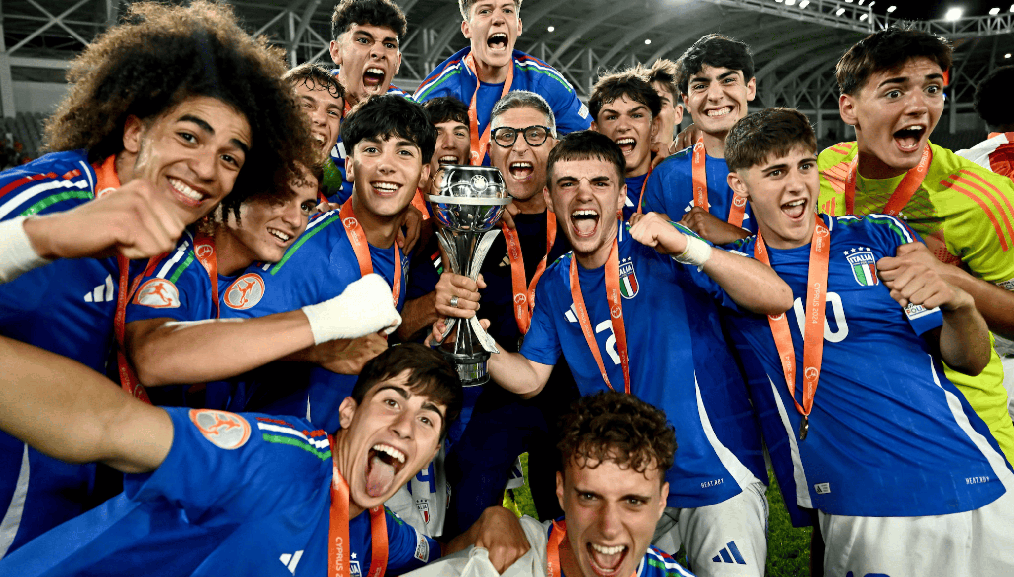 米兰体育官方网站-包含意大利队实力强大，有望蝉联欧洲杯冠军的词条