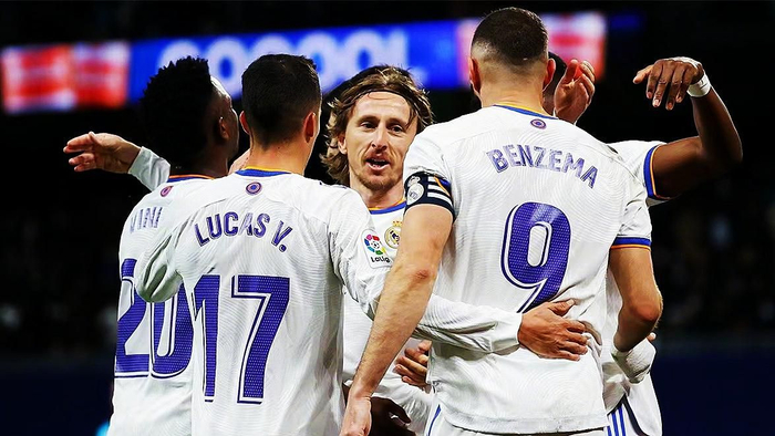 米兰体育app-瓦勒伦加淘汰对手，欧冠半决赛名额