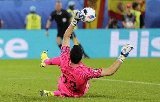 关于克罗地亚队成功晋级淘汰赛阶段的信息