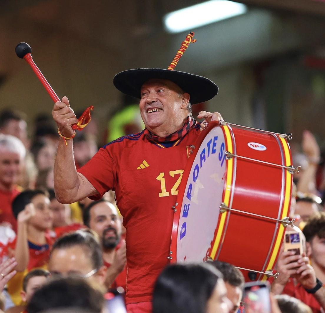 米兰体育官方网站-埃尔南德斯：在国际赛事中掀起轰动的简单介绍