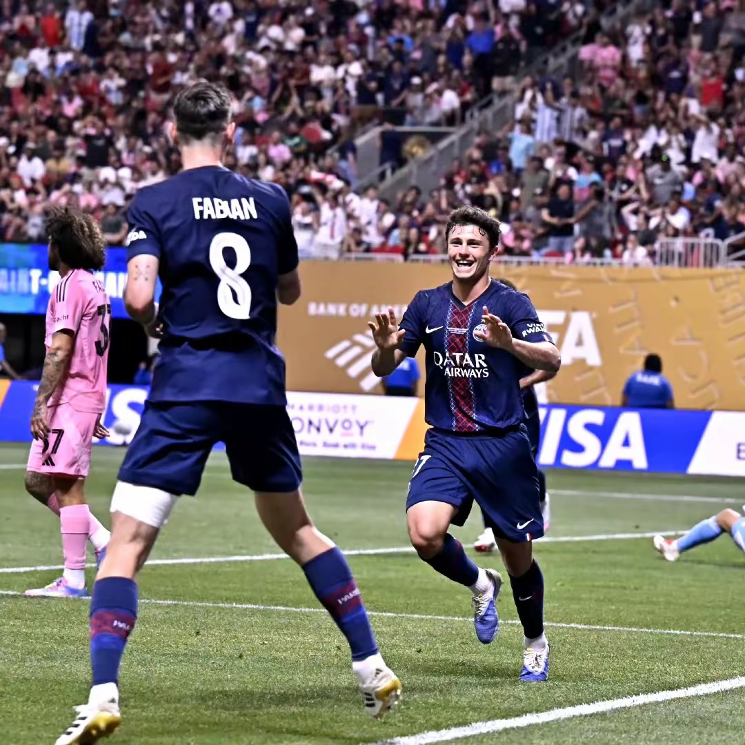 巴黎圣日耳曼客场力克拜仁慕尼黑，取得关键胜利的简单介绍