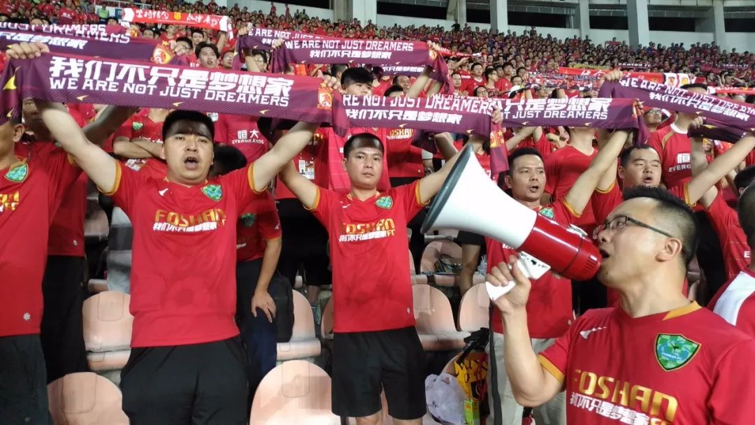 关于中超强队激战,重庆世纪城胜出保持不败记录的信息 关于中超强队激战,重庆世纪城胜出保持不败记录的信息