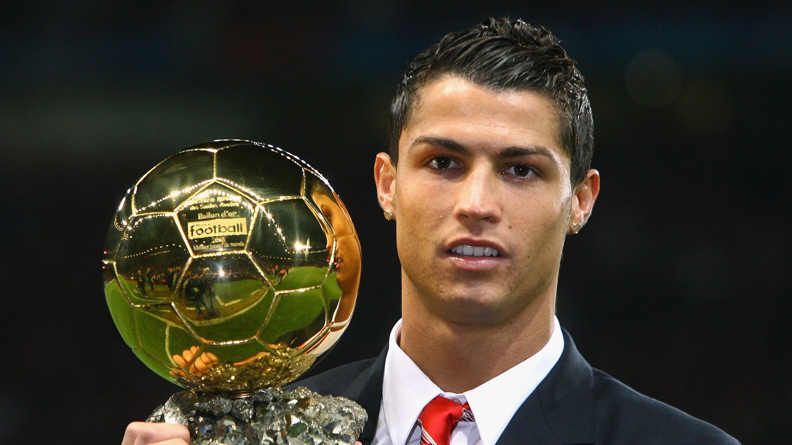 米兰体育官网-悬念终结者与中场大师,曼城、勒沃库森与若日尼奥的统治时刻