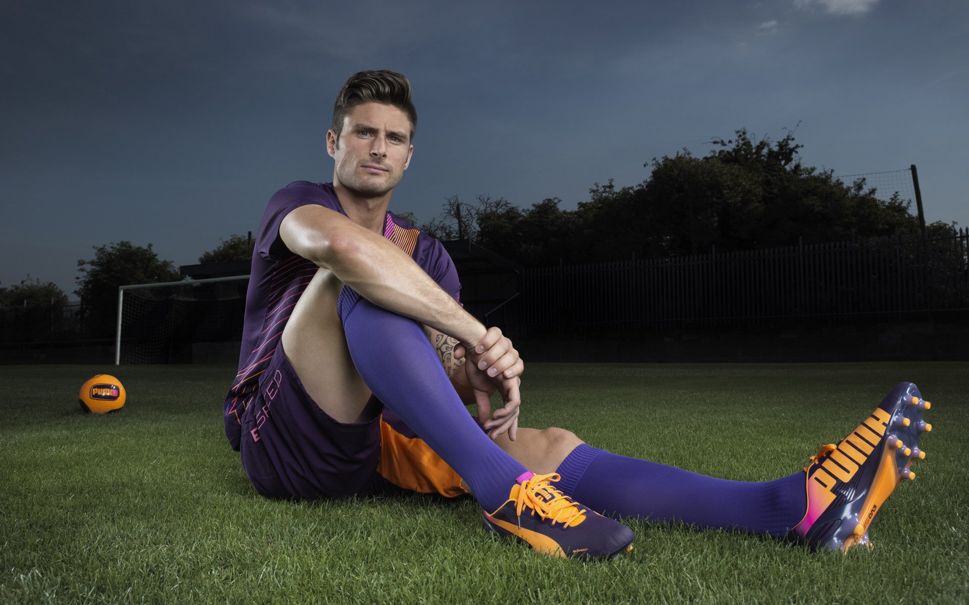 诺里斯一骑绝尘，雷诺完美战术击溃红牛二队